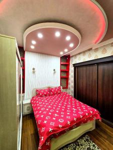 Katil atau katil-katil dalam bilik di New Cheap Apartments in Tashkent
