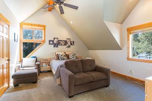 Gallery image of Dog Friendly Home in Central Truckee, Walk to Shops and Restaurants, Close to Skiing! in Meadow Lake Park