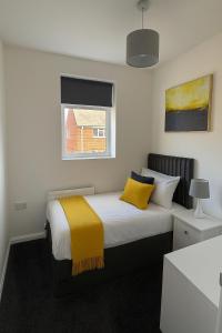 Postel nebo postele na pokoji v ubytování Modern Houghton-le-Spring stay near Durham
