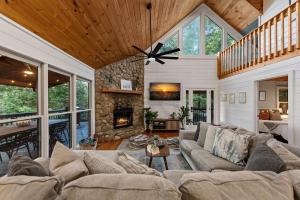 Un lugar para sentarse en Once Upon an Oak Ledge