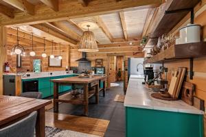 Kuchyň nebo kuchyňský kout v ubytování The Lodge at Shuler Gap