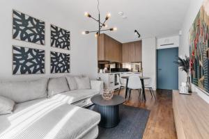 Η κουζίνα ή μικρή κουζίνα στο LAM Metropolis - Free Parking - Balcony