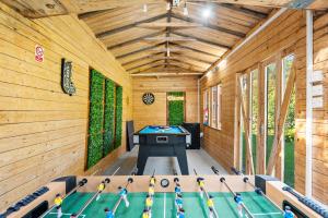 Η αίθουσα παιχνιδιών του Spacious 4 Bed In Cambridge - Garden - Games Room