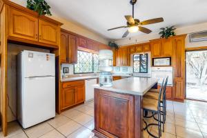 Kuchyň nebo kuchyňský kout v ubytování Palace at D Borland View -Gold Standard Certified