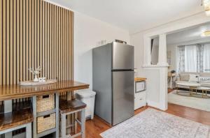 ユーリカにあるCharming Victorian Apartmentのギャラリーの写真