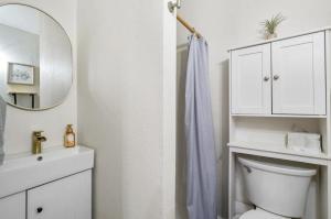 ユーリカにあるCharming Victorian Apartmentのギャラリーの写真