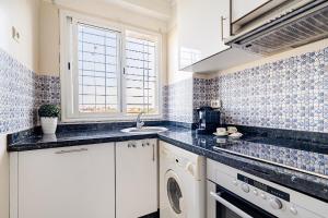 Η κουζίνα ή μικρή κουζίνα στο Comfort Pool Apartment Heart of Tamaris