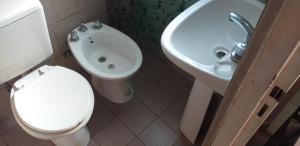 Ένα μπάνιο στο CABAÑAS DON EDUARDO Victoria Entre Ríos