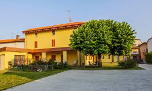 Puutarhaa majoituspaikan Villa Pizzen Longhi ulkopuolella