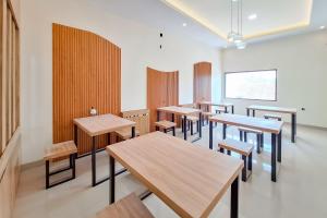 Φωτογραφία από το άλμπουμ του RedDoorz Syariah at Boemi 2 Guesthouse Tasikmalaya σε Padayungan