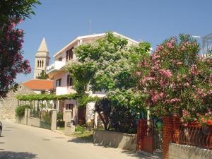 Το κτήριο όπου στεγάζεται  το διαμέρισμα +25 φωτογραφίες