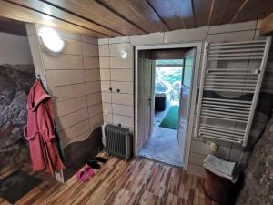 Fotografie z fotogalerie ubytování Visnja Gora Meadow Hideaway with Terrace - One Bedroom Cottage with Terrace v destinaci Leskovec + 52 fotografií