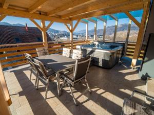 Nespecifikovaný výhled na hory nebo výhled na hory při pohledu z apartmánu