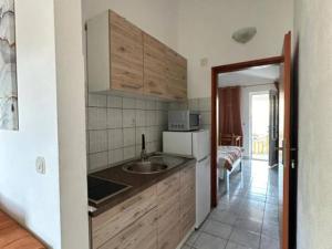 Η κουζίνα ή μικρή κουζίνα στο One bedroom apartment with balcony-APP4