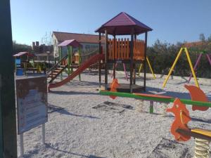 Sân chơi trẻ em tại Peaceful Apartments With Style - Classic Studio