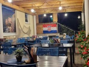 Photo de la galerie de l'établissement Peaceful Apartments With Style - Classic Studio, à Trogir 10 autres photos