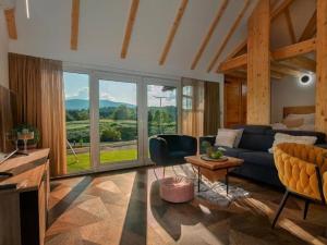 Χώρος καθιστικού στο Family Resort Plitvice Lakes - Mountain view Eva