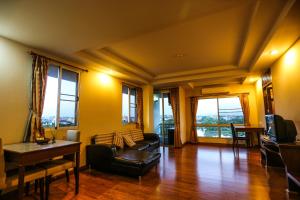 Posezení v ubytování Madina Rayong Hotel