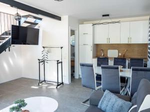 Φωτογραφία από το άλμπουμ του Tranquil Luxe Thermal Escape Mobile Home - Premium Mobile Home with Terrace σε Mostec