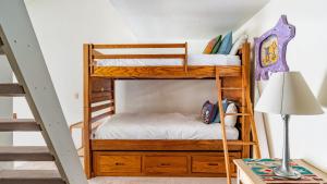 Voodi või voodid majutusasutuse Columbia Place 5 by AvantStay Ski-InSki-Out Unit in Great Location toas