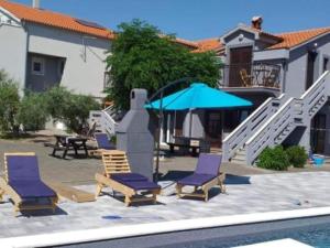 Πισίνα στο ή κοντά στο Apartments Franica with Heated Pool and Hot-Tub - Two Bedroom Apartment with Terrace