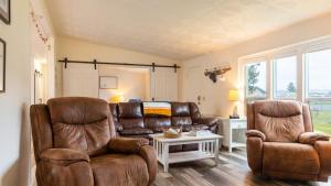 Gallery image of Sunny by the Sound by AvantStay Coastal Escape in Coupeville +36 photos