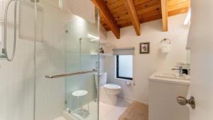 Ένα μπάνιο στο Trapper by AvantStay A Interior Design w Sauna +36 φωτογραφίες