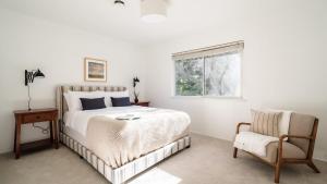 Ένα ή περισσότερα κρεβάτια σε δωμάτιο στο Clementine By AvantStay Bright Modern Retreat w Pool Pool Table Large Patio +22 φωτογραφίες