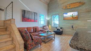 Fotografie z fotogalerie ubytování Shared Pool w Bay Views Boat Dock Fishing Big Slough by AvantStay v destinaci Padre Island