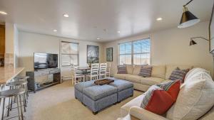 Istumisnurk majutusasutuses Resort Plaza 5061 by AvantStay Located in Park City Mountain Resort Close to the Slopes