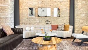 Galeriebild der Unterkunft Paramount Place by AvantStay 4 Story Apartment in Heart of Austin w Movie Theatre in Austin