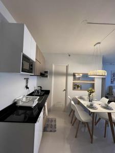 Η κουζίνα ή μικρή κουζίνα στο Camella Manors Verdant Condominium By DE Admin +8 φωτογραφίες