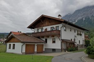 Gallery image of Holzschnitzers Appartements in Ehrwald