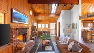 Posezení v ubytování TurtleBear by AvantStay Stunning Character Cabin w Entertainers Patio Table Tennis