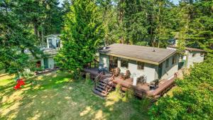 Gallery image of Mutiny Bay Waterfront Cabin by AvantStay Views in Freeland