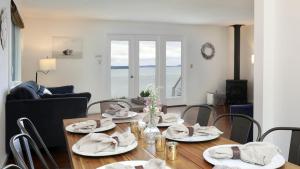 GreenbankにあるMarine View Bluff by AvantStay Waterfront Viewsのギャラリーの写真
