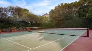 Facilități de tenis și/sau squash la sau în apropiere de Dume Point by AvantStay Tennis Pool in Malibu
