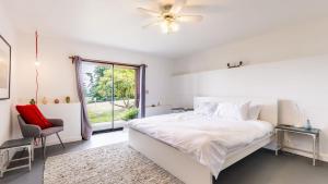 Katil atau katil-katil dalam bilik di Camano Vista Paradise by AvantStay Private Beach