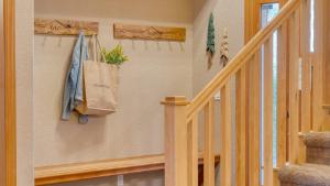 Φωτογραφία από το άλμπουμ του Luxe All-Season Retreat by AvantStay Prime Location Near Skiing σε Truckee +129 φωτογραφίες