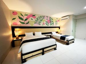 Afbeelding uit fotogalerij van Hotel New Puri Garden in Kalibanteng-lor