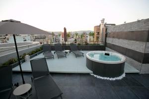 Bazén v ubytování 47 Luxury Suites nebo v jeho okolí