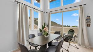 Fotografie z fotogalerie ubytování Lealea by AvantStay Ocean Mountain Views v destinaci Waianae