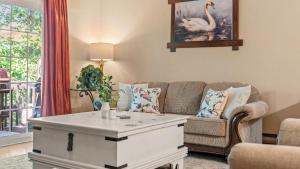 Gallery image of Slope Lodge Prime Skiing Location Indoor Pool Hot Tub Sauna Private Deck in Crescent Lake