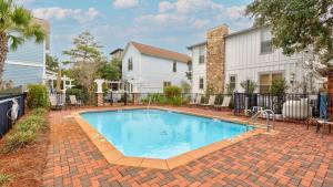 Bassein majutusasutuses 5 Mins to Beach Shared Pool Covered Deck Bikes Heron Cottage by AvantStay või selle lähedal