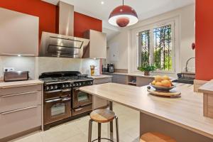 Η κουζίνα ή μικρή κουζίνα στο Villa Chantegrive