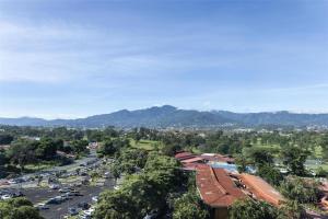 Nespecifikovaný výhled na hory nebo výhled na hory při pohledu z hotelu