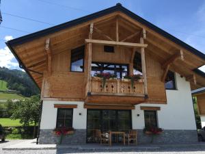 Budynek, w którym mieści się aparthotel