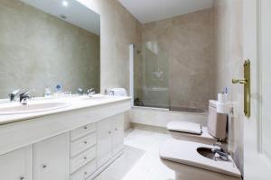 Koupelna v ubytování Hostal Castilla II Puerta del Sol