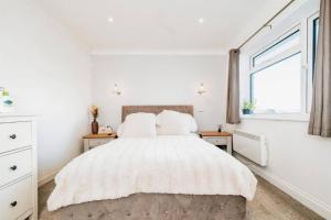 Gallery image of Modern coastal 1 bed flat in Shoreham in Lancing +1 photo