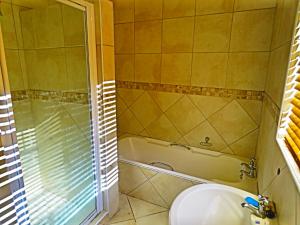 Ένα μπάνιο στο Tenby street